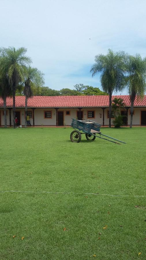 El Pantanal Hotel & Resort Puerto Quijarro  外观 照片