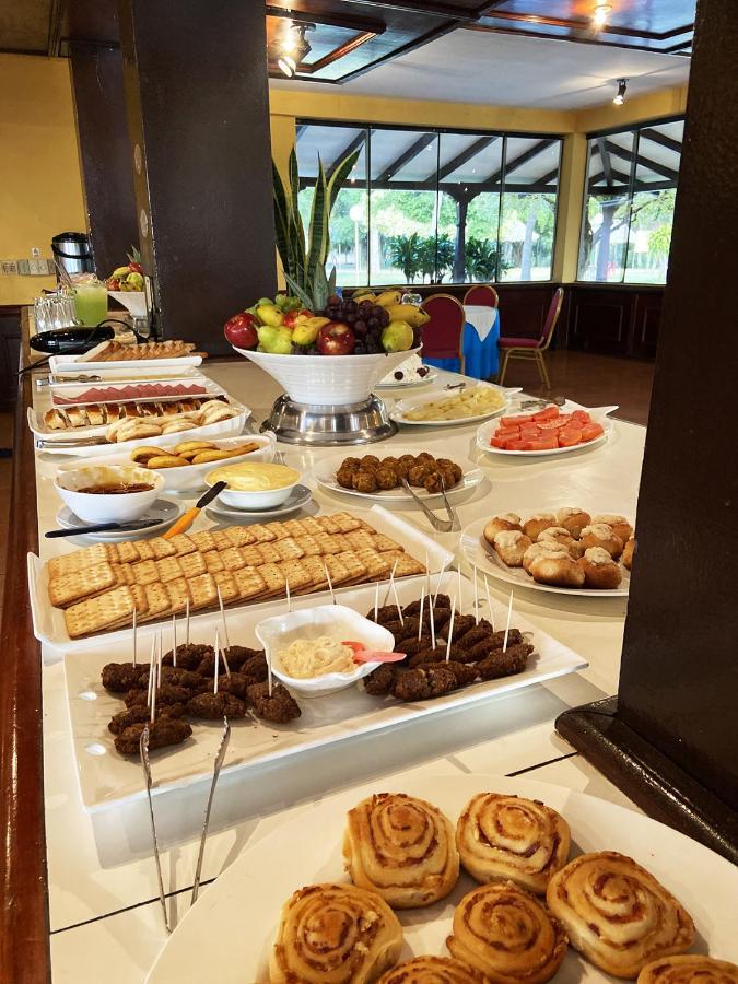 El Pantanal Hotel & Resort Puerto Quijarro  外观 照片