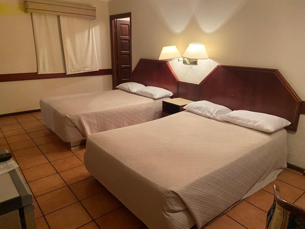 El Pantanal Hotel & Resort Puerto Quijarro  外观 照片