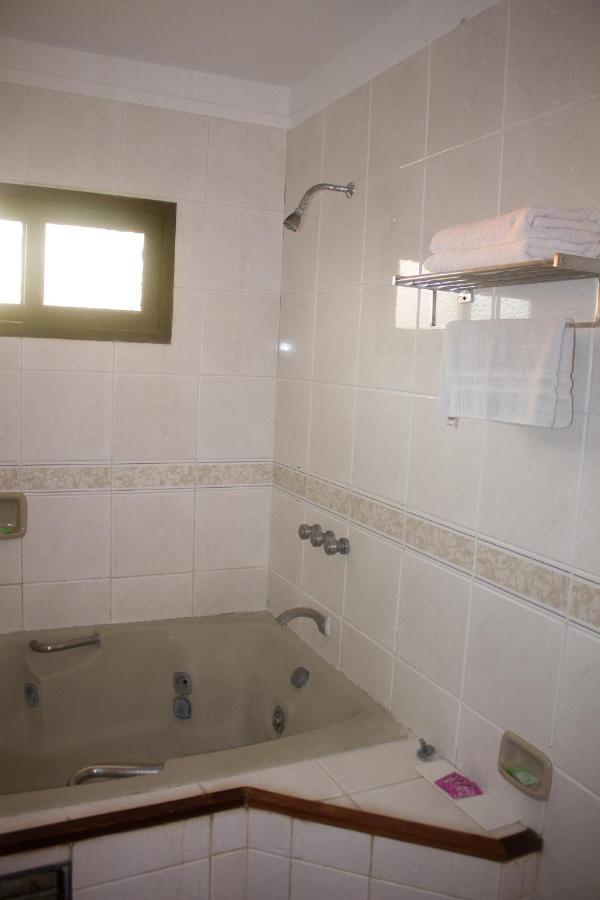 El Pantanal Hotel & Resort Puerto Quijarro  外观 照片